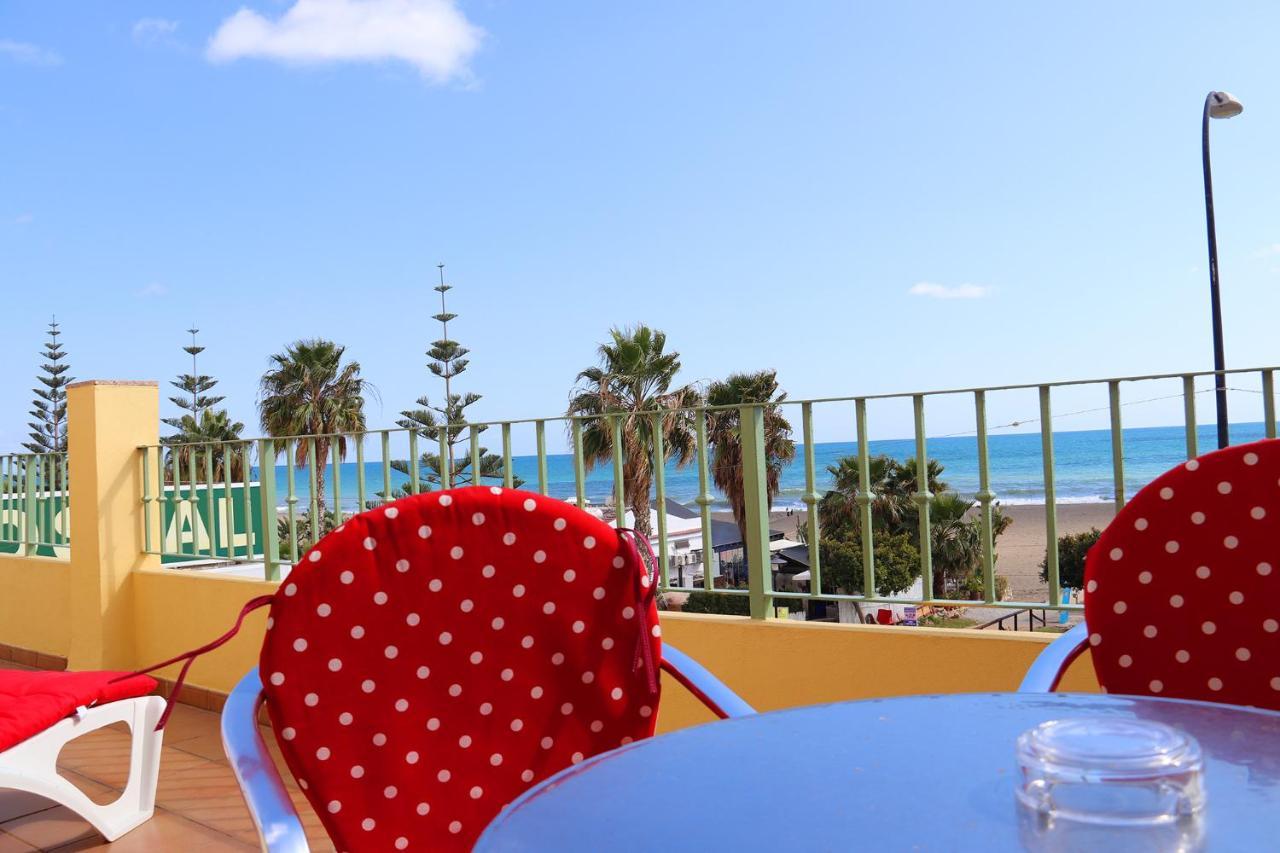 בנאחראפה Hostal La Estacion מראה חיצוני תמונה