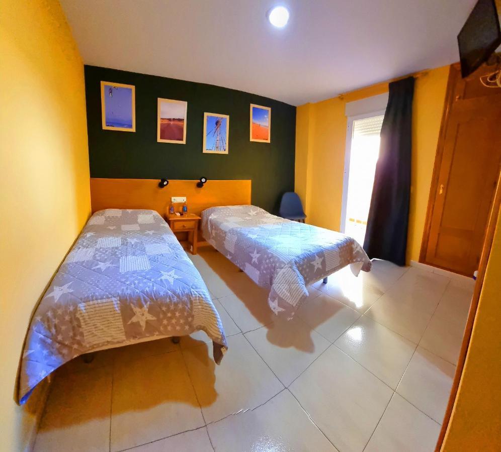 בנאחראפה Hostal La Estacion מראה חיצוני תמונה
