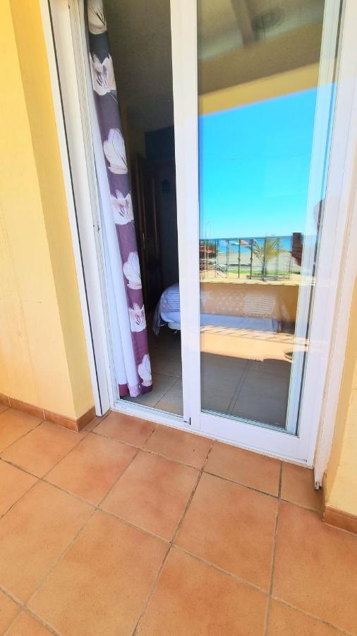 בנאחראפה Hostal La Estacion מראה חיצוני תמונה
