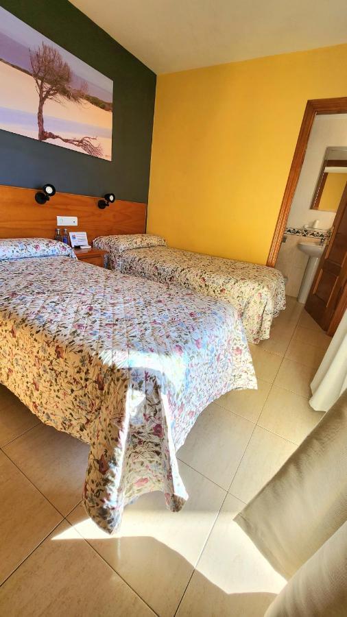 בנאחראפה Hostal La Estacion מראה חיצוני תמונה