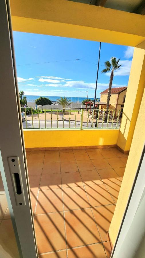 בנאחראפה Hostal La Estacion מראה חיצוני תמונה